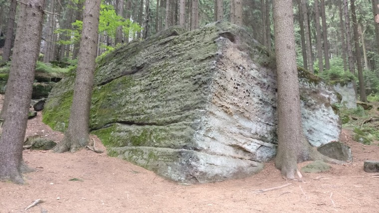 A Pod okrajovkami
