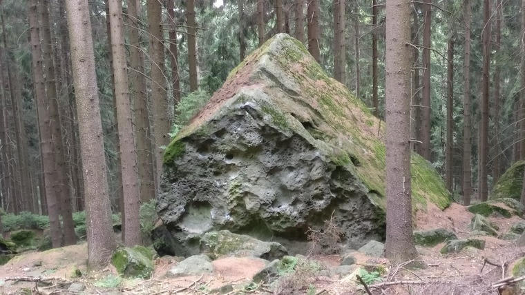 A Pod okrajovkami